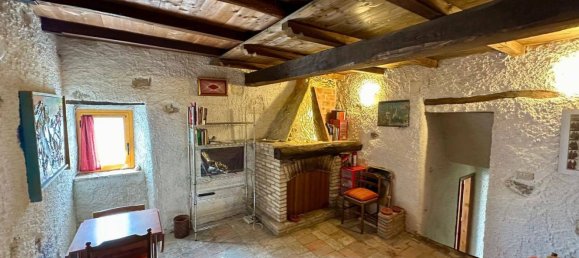 3 Schlafzimmer Haus in L'Aquila, Italy, Nr. 377541 2