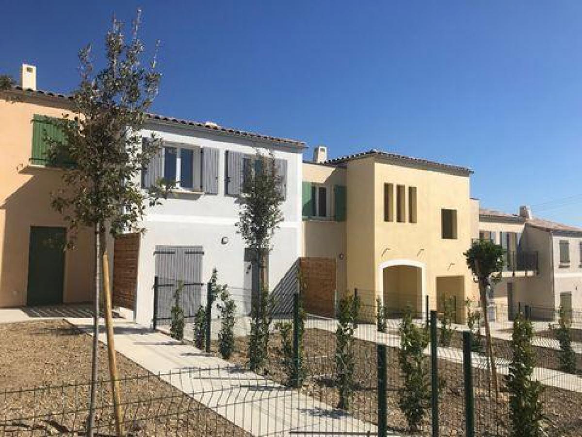 3 bedrooms House in Nimes, France No. 26242