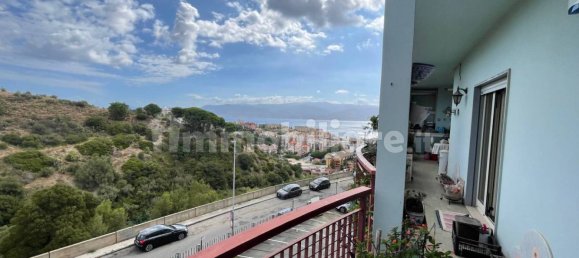 3 Schlafzimmer Wohnung in Messina, Italy, Nr. 358903 2