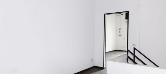  عقار تجاري في Torre Annunziata, Italy 77متر مربع رقم 212369 2