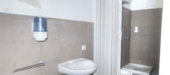  عقار تجاري في Torre Annunziata, Italy 77متر مربع رقم 212369 9