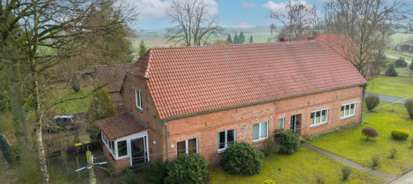 Дом с 9 комнатами в Людвигслуст-Пархим, Германия № 205834 2