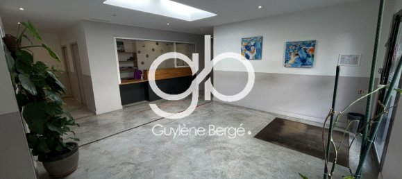 275m² Office in Montpellier, France No. 294483 2