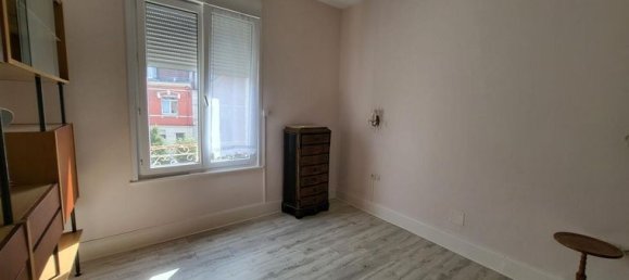 2 bedrooms House in Saint-Quentin, France No. 307817 7