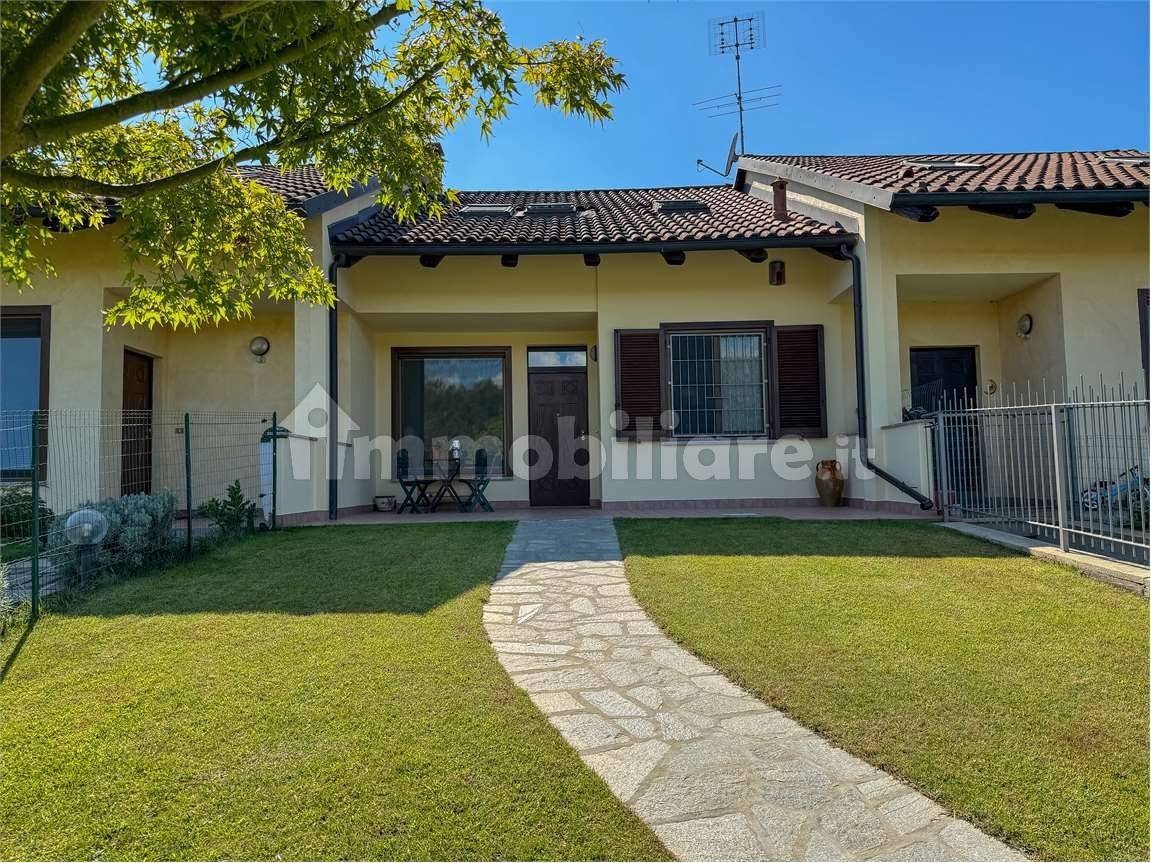 2 bedrooms House in Andezeno, Italy No. 400308