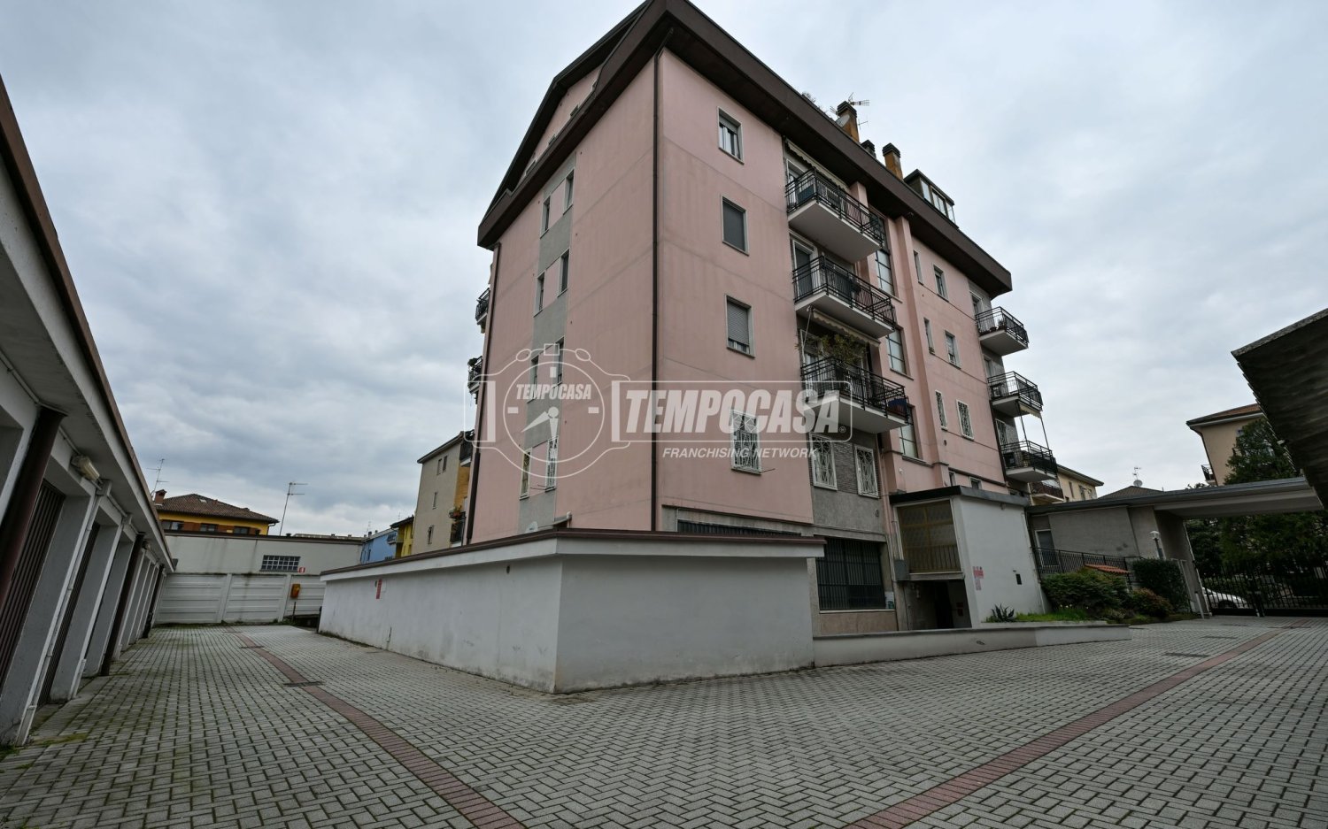 Квартира с 1 спальней в Сеграте, Италия № 93746