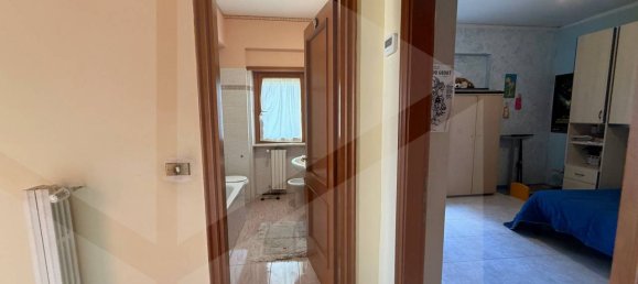 4 rooms Apartment in Avezzano, Italy No. 21938 18