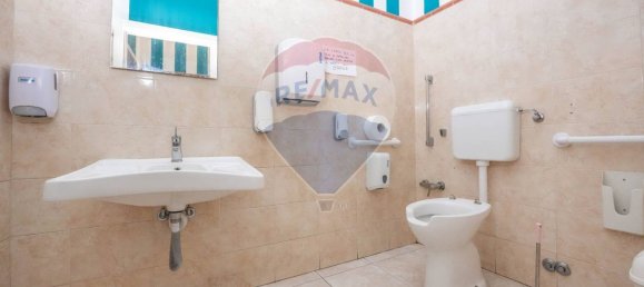 2 rooms Commercial property in Vignola, Italy No. 346095 27