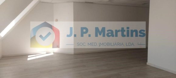 44m² Office in Lisbon, Portugal No. 94107 3