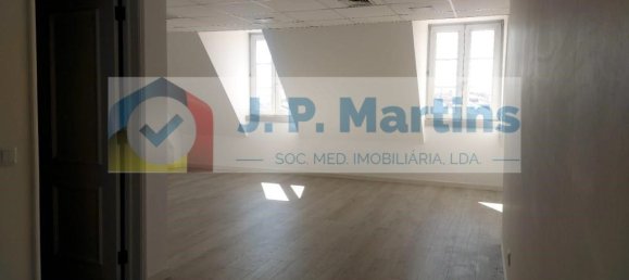 44m² Office in Lisbon, Portugal No. 94107 4