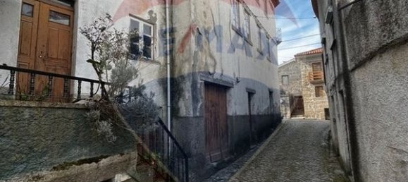 2 bedrooms House in Nespereira, Portugal No. 28440 2