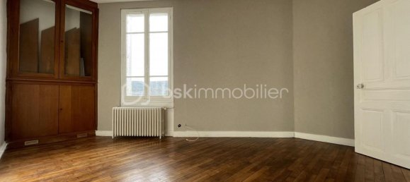 3 bedrooms House in Bercheres-les-Pierres, France No. 74441 5