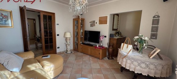 7 rooms House in Capannori, Italy No. 261586 6