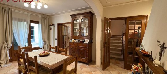 7 rooms House in Capannori, Italy No. 261586 15