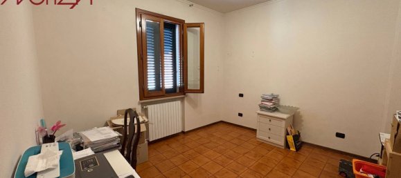 7 rooms House in Capannori, Italy No. 261586 21