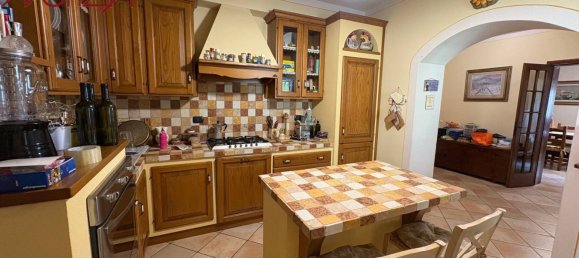 7 rooms House in Capannori, Italy No. 261586 9