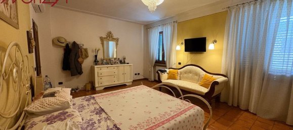 7 rooms House in Capannori, Italy No. 261586 31