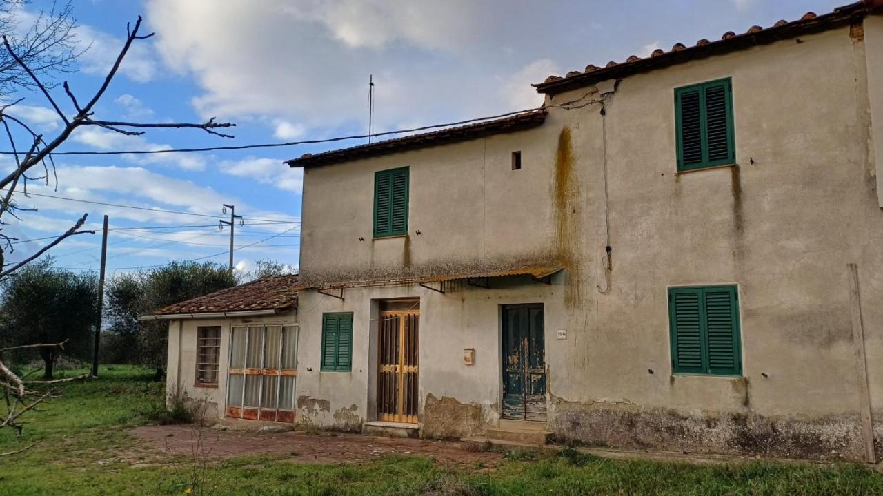 6 rooms House in Santa Maria a Monte, Italy No. 82832