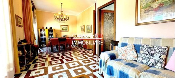 Apartamento de 4 dormitorios en Verbania, Italy No. 158262 2
