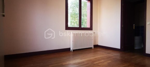 4 bedrooms House in Auxerre, France No. 316641 9