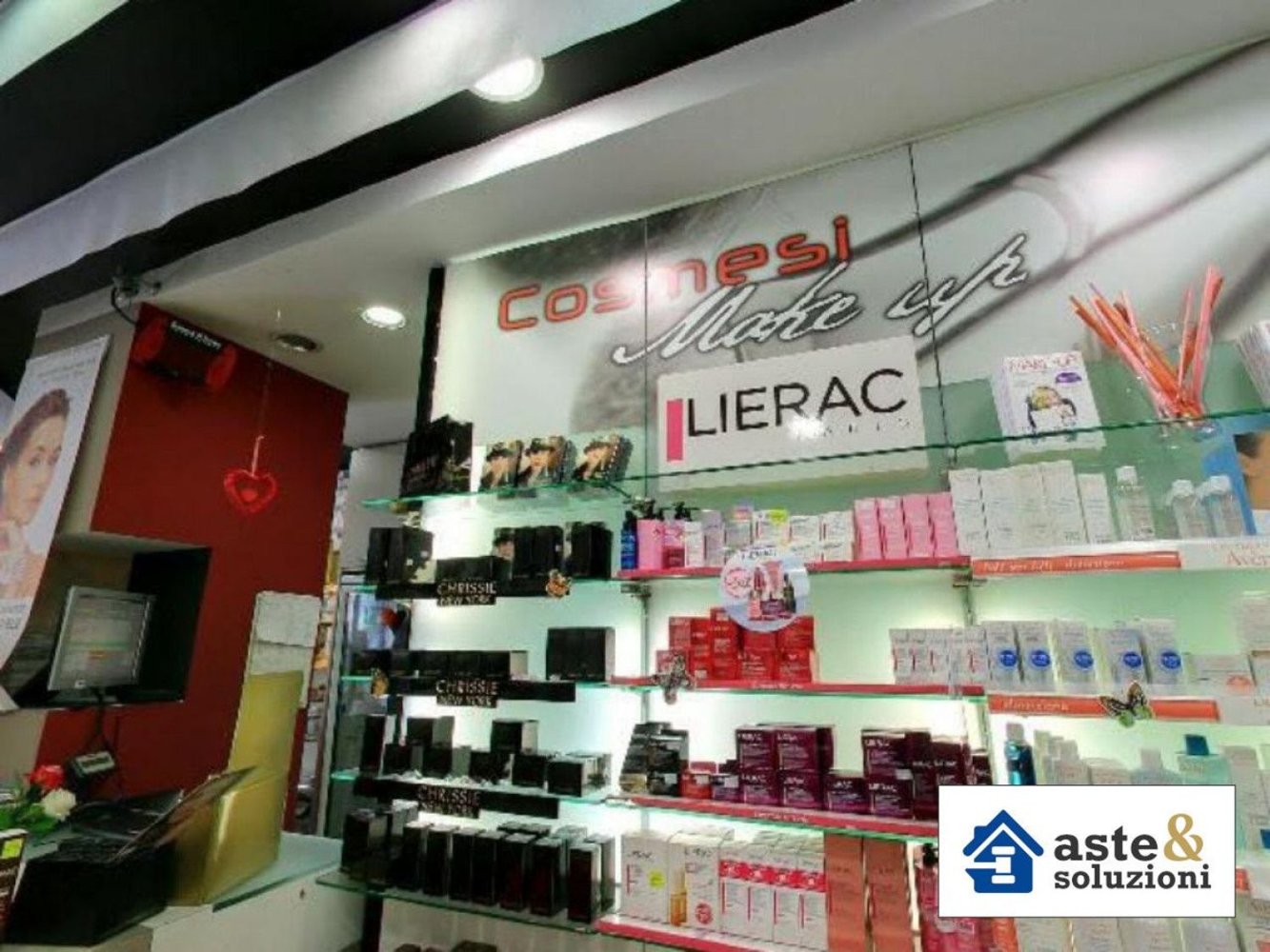 Квартира с 3 спальнями в Рим, Италия № 402901