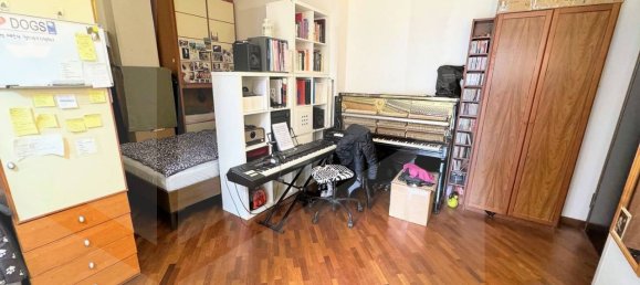 1 bedroom Apartment in Bologna, Italy No. 26254 3