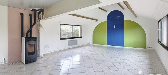 3 bedrooms House in Montereau, France No. 236745 3