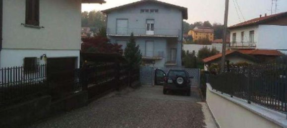 8 rooms House in Gazzada Schianno, Italy No. 14531 7