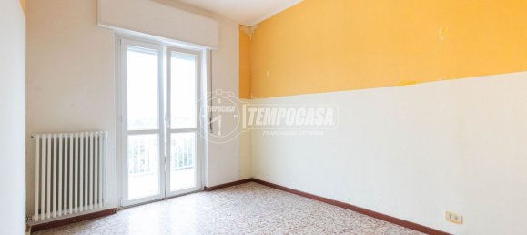 3 rooms Apartment in Lurago d'Erba, Italy No. 313804 6