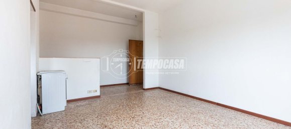 3 rooms Apartment in Lurago d'Erba, Italy No. 313804 3