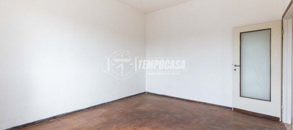 3 rooms Apartment in Lurago d'Erba, Italy No. 313804 21