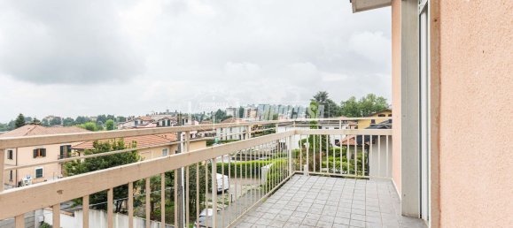 3 rooms Apartment in Lurago d'Erba, Italy No. 313804 11