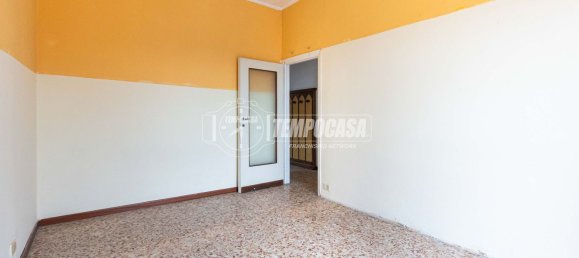 3 rooms Apartment in Lurago d'Erba, Italy No. 313804 8
