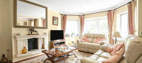 3 bedrooms Apartment in Surrey, United Kingdom No. 8577 6