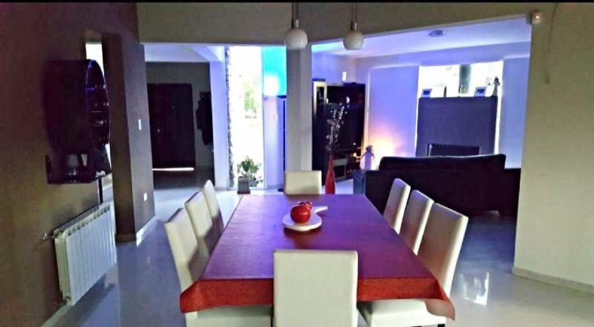 5 chambres Maison à Escobar, Argentina No. 71915