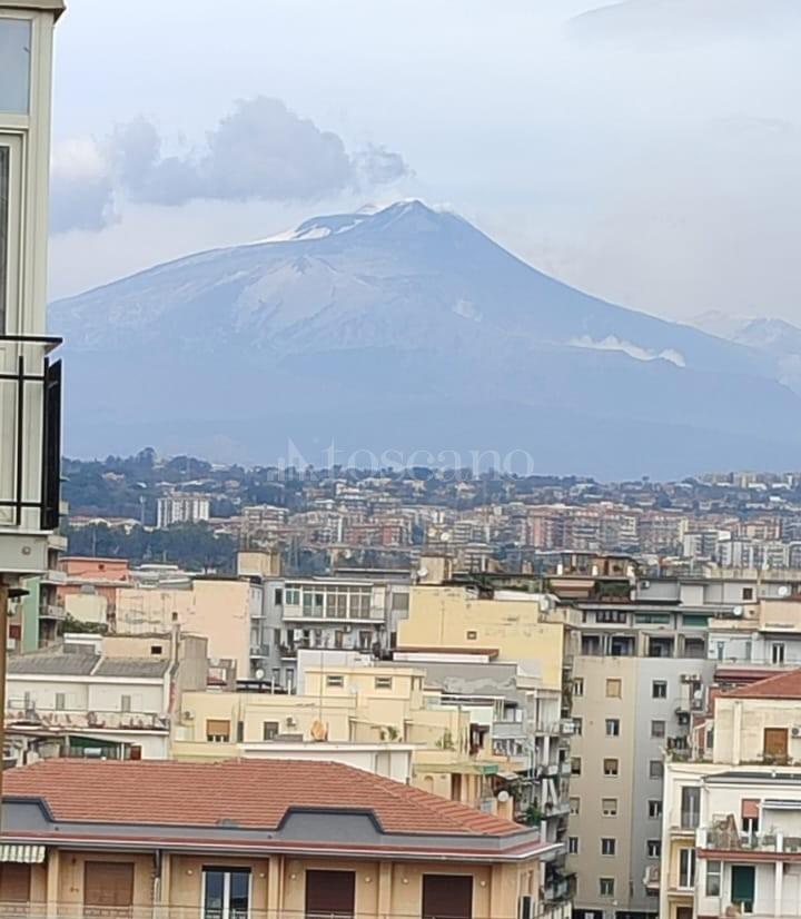Apartamento de 4 habitaciónes en Catania, Italy No. 49693