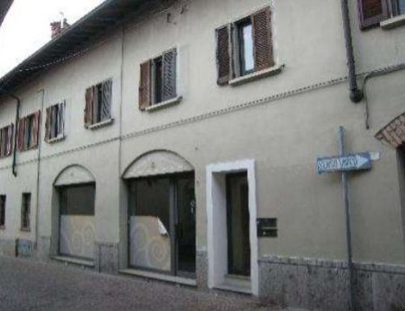 54m² Commercial property in Cavenago di Brianza, Italy No. 64862