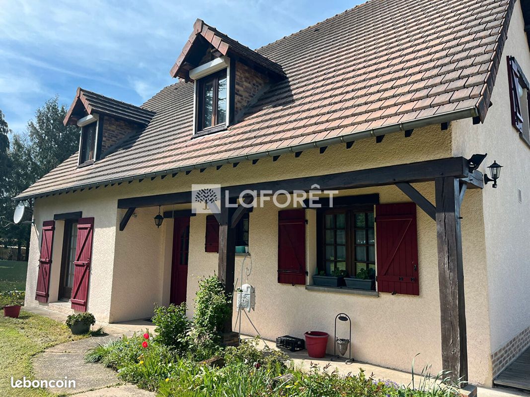 Casa de 4 dormitorios en Allonne, France No. 79850