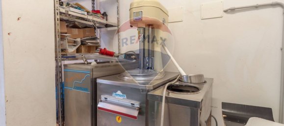 140m² Commercial property in Poviglio, Italy No. 380128 22