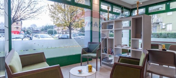 140m² Commercial property in Poviglio, Italy No. 380128 5