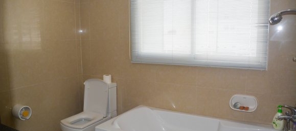 3 bedrooms Condo in Bangkok, Thailand No. 6848 18