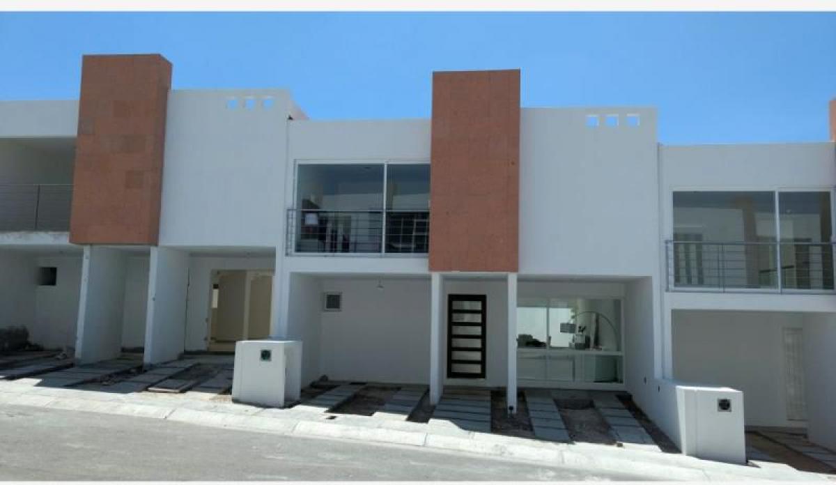 3 bedrooms House in Queretaro, Mexico No. 177976