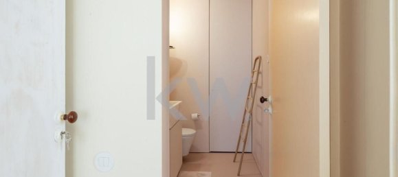 321m² Commercial property in Lisbon, Portugal No. 88480 21