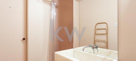 321m² Commercial property in Lisbon, Portugal No. 88480 22