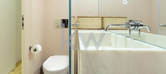 321m² Commercial property in Lisbon, Portugal No. 88480 14