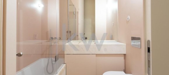 321m² Commercial property in Lisbon, Portugal No. 88480 9