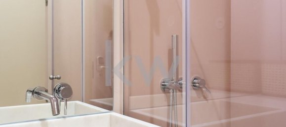 321m² Commercial property in Lisbon, Portugal No. 88480 13