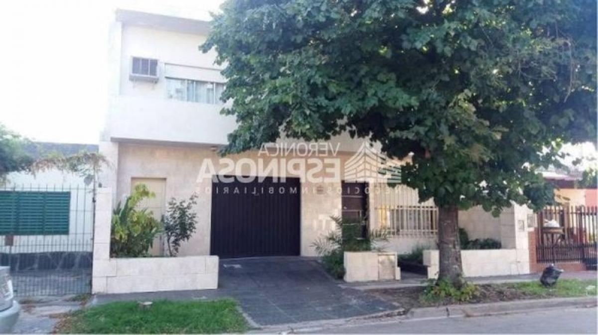 3 bedrooms House in Moron, Argentina No. 91278