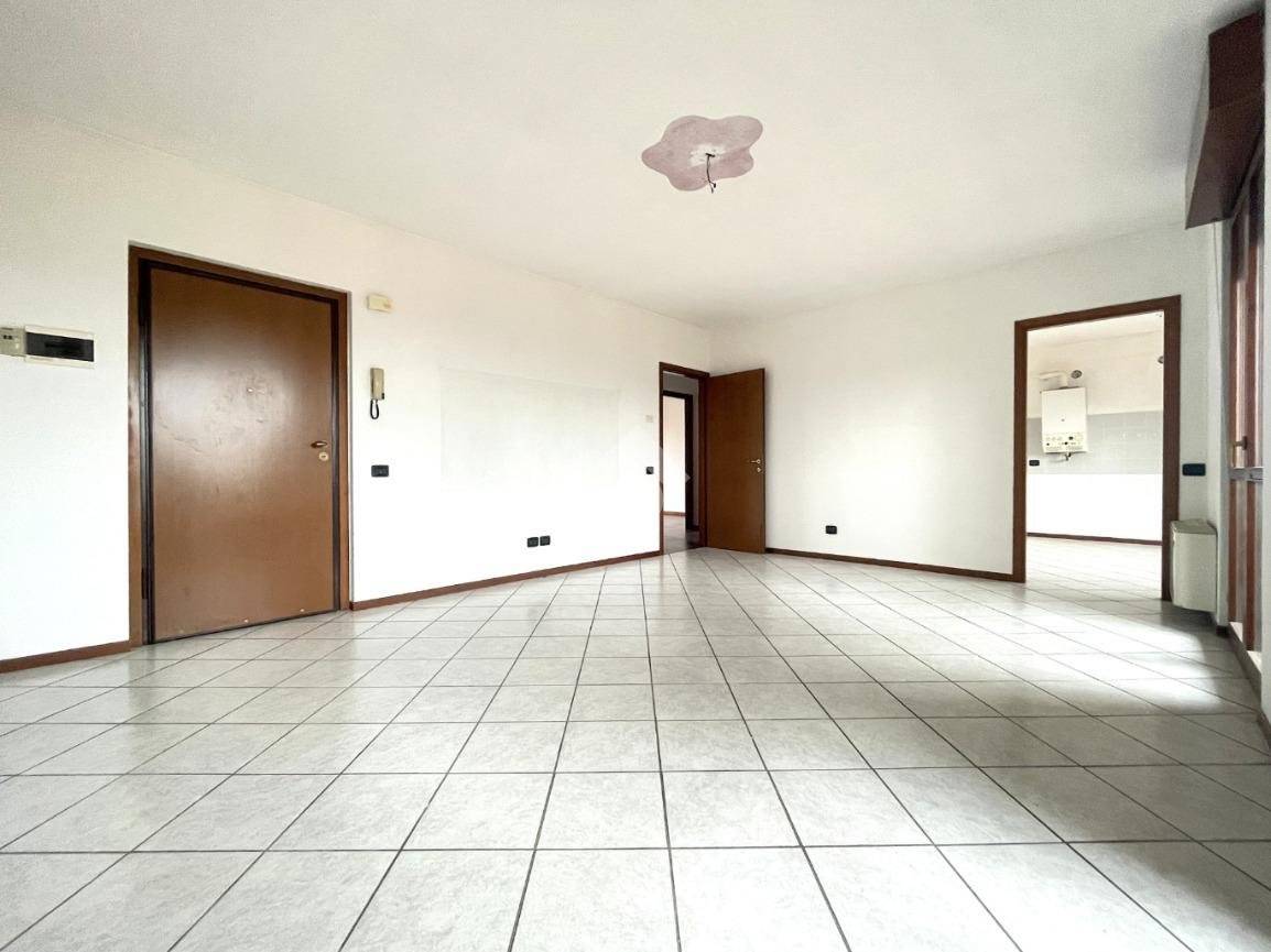 Apartamento de 2 dormitorios en Cremona, Italy No. 343449