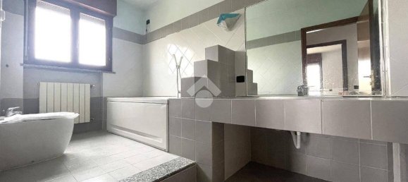 Apartamento de 2 dormitorios en Cremona, Italy No. 343449 8